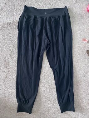Athleta Black Salutation Joggers